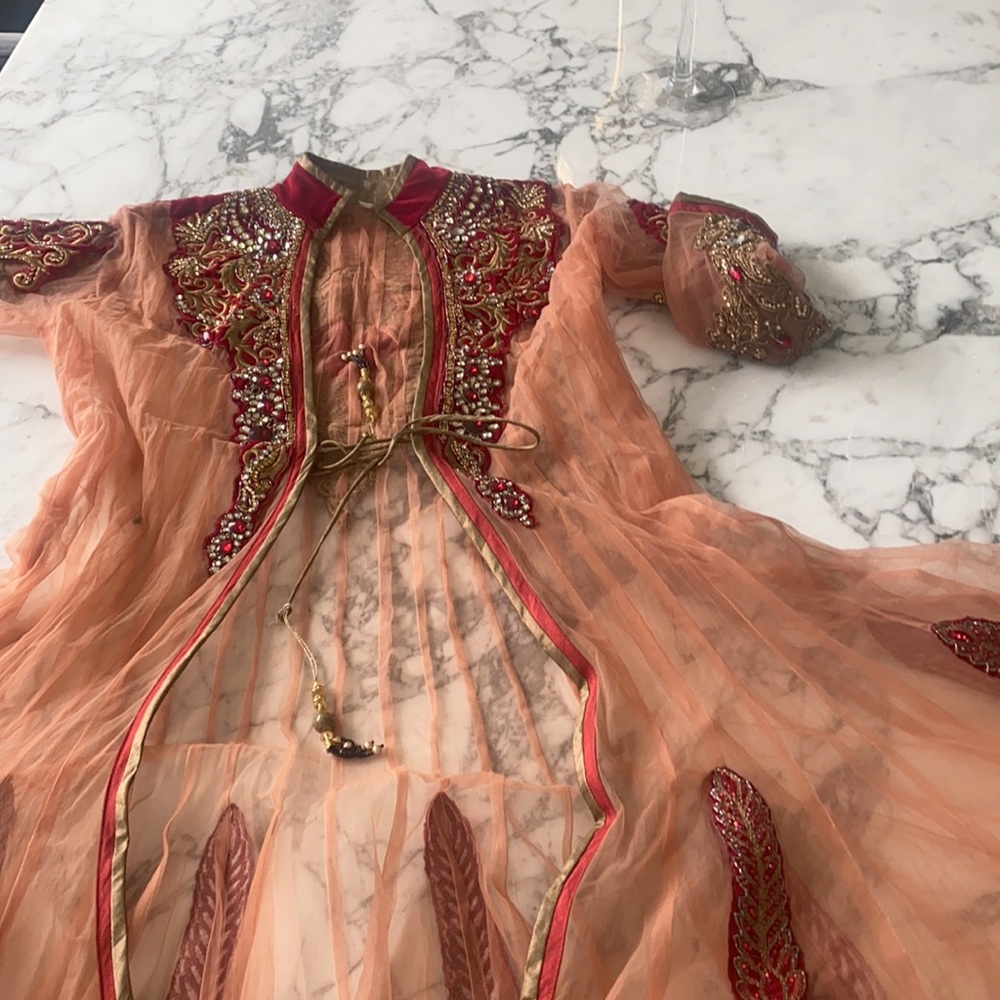 Indian dress - Picture 4 of 8